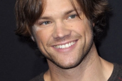 HOLLYWOOD - FEBRUARY 09:  Actor Actor Jared Padalecki arrives at the Los Angeles premiere of "Friday The 13th" at Grauman's Chinese Theater on February 9, 2009 in Hollywood, California.  (Photo by Jordan Strauss/WireImage)