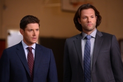 Supernatural -- "Atomic Monsters" -- Image Number: SN1501b_0190r.jpg -- Pictured (L-R): Jensen Ackles as Dean and Jared Padalecki as Sam -- Photo: Diyah Pera/The CW -- © 2019 The CW Network, LLC. All Rights Reserved.