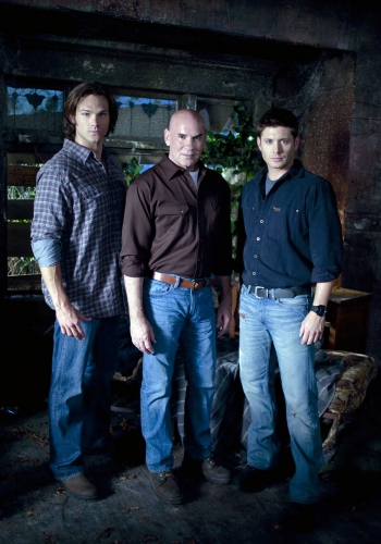 "Exile on Main St." - Jared Padalecki as Sam, Mitch Pileggi as Samuel Campbell, Jensen Ackles as Dean in SUPERNATURAL on The CW.Photo: Michael Courtney/The CW©2010 The CW Network, LLC. All Rights Reserved.