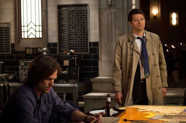 Supernatural -- "Clip Show"-- Image SN822a_0092 -- Pictured (L-R): Jared Padalecki as Sam and Misha Collins as Castiel -- Credit: Diyah Pera/The CW --  © 2013 The CW Network. All Rights Reserved