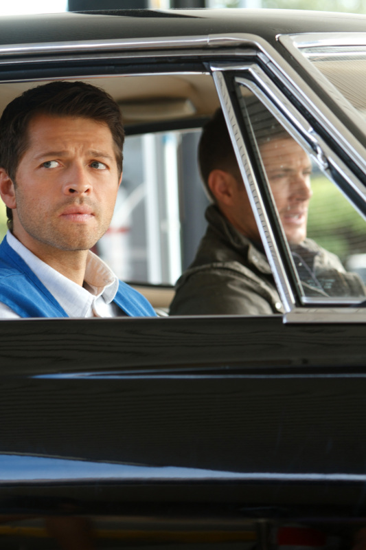 Supernatural -- "Heaven Can't Wait" -- Image SN907a_0153 -- Pictured (L-R): Misha Collins as Castiel and Jensen Ackles as Dean -- Credit: Michael Courtney/The CW --  &copy; 2013 The CW Network, LLC. All Rights Reserved