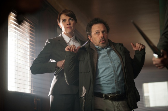 Supernatural -- "Sacrifice" -- Image SN823a_0232 -- Pictured (L-R): Amanda Tapping as Naomi and Curtis Armstrong as Metatron -- Credit: Diyah Pera/The CW --  &copy; 2013 The CW Network. All Rights Reserved