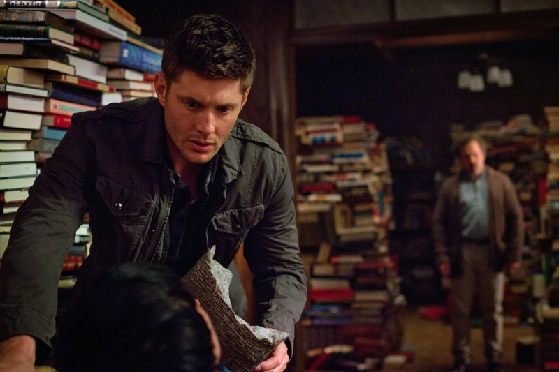 Supernatural -- "The Great Escapist" -- Image SN821a_0345 -- Pictured (L-R): Jensen Ackles as Dean and Curtis Armstrong as Metatron -- Credit: Liane Hentscher/The CW -- &copy; 2013 The CW Network. All Rights Reserved