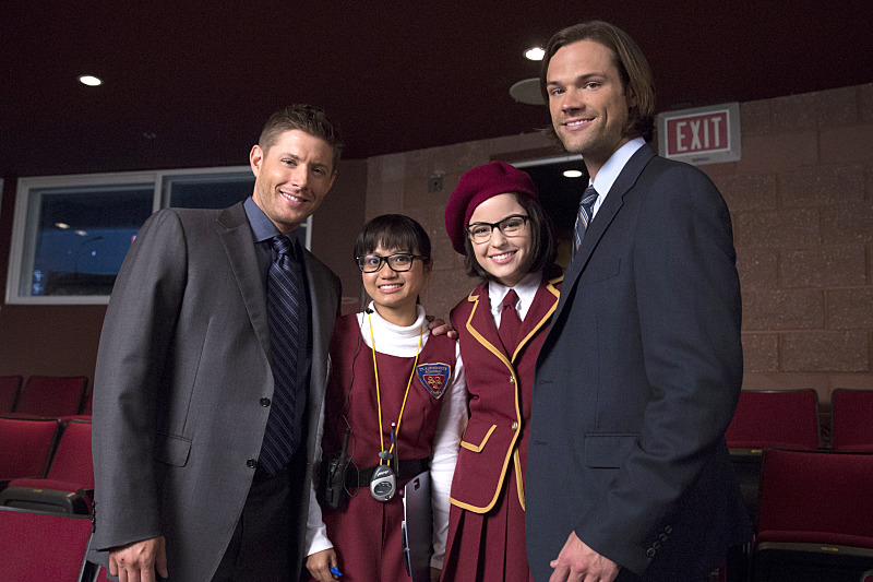 Supernatural -- "Fan Fiction" -- Image SN1005b_0203 -- Pictured (L-R): Behind the scenes with Jensen Ackles as Dean, Joy Regullano as Maeve, Katie Sarife as Marie, and Jared Padalecki as Sam -- Credit: Katie Yu/The CW --  ÃÂ© 2014 The CW Network, LLC. All Rights Reserved