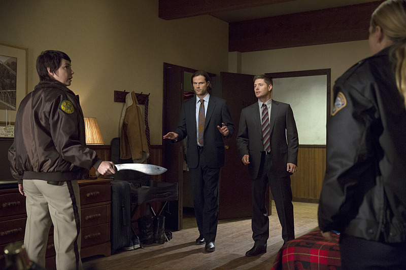 Supernatural -- " Hibbing 911" -- Image SN1008a_ 0507 -- Pictured (L-R): Kim Rhodes as Sheriff Jody Mills, Jensen Ackles as Dean, Jared Padalecki as Sam, and Briana Buckmaster as Sheriff Donna Hanscum -- Credit: Katie Yu/The CW --  ÃÂ© 2014 The CW Network, LLC. All Rights Reserved