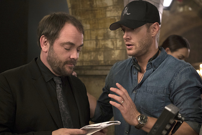 Supernatural -- "The Bad Seed" -- Image SN1101A_0509.jpg -- Pictured (L-R): Behind the scenes with Mark Sheppard and Director Jensen Ackles -- Photo: Katie Yu /The CW -- ÃÂ© 2015 The CW Network, LLC. All Rights Reserved.